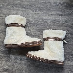 Cozy Cream Faux Fur Boots